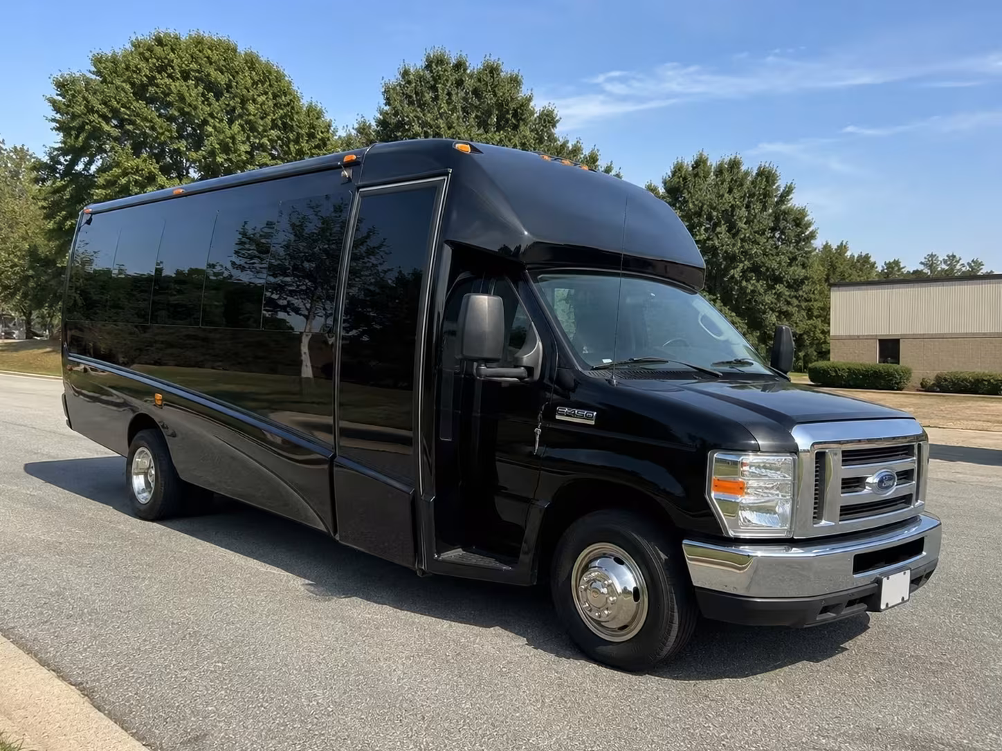 minibus rentals for pomona bridal parties