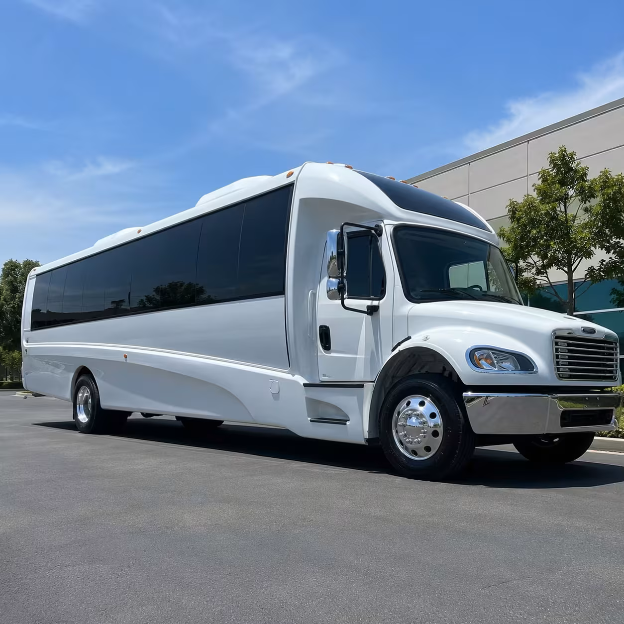 minibus rentals for small pomona prom groups
