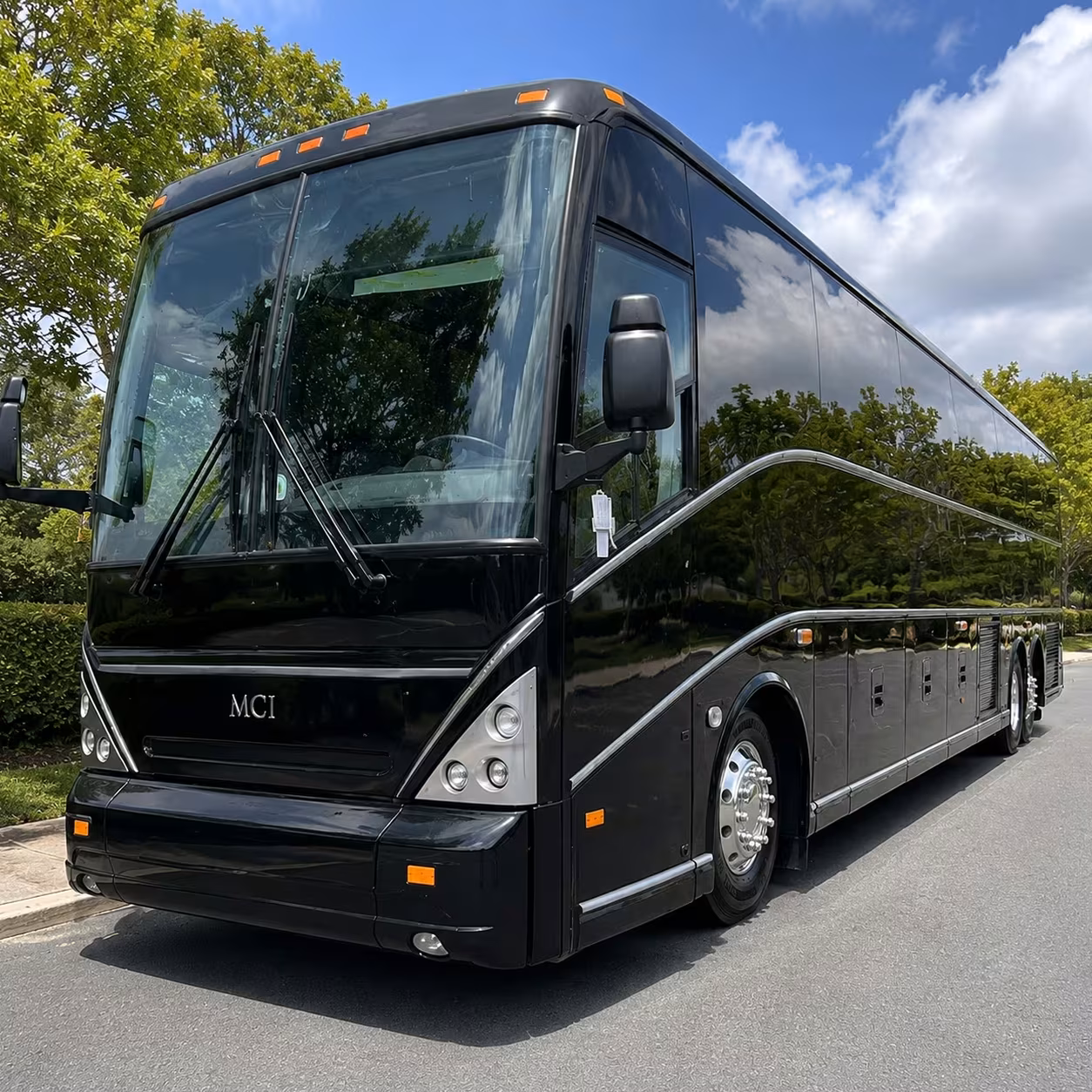 pomona employee shuttle buses for daily commuters