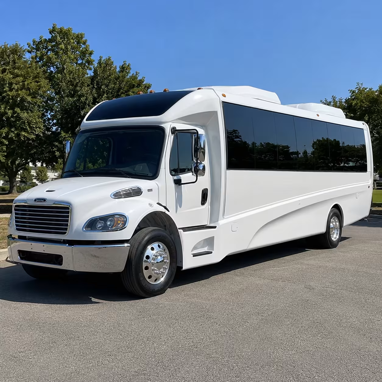 pomona minibus rentals to burbank and long beach airports