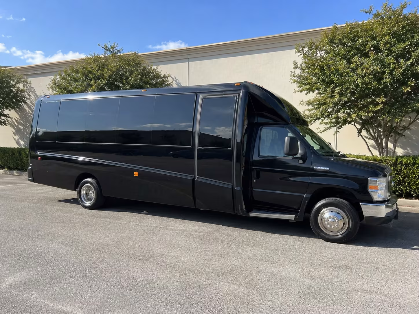 pomona party bus transportation to fairplex concerts and events
