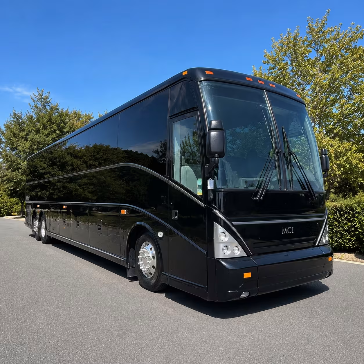 pomona shuttle buses for cal poly events and team retreats
