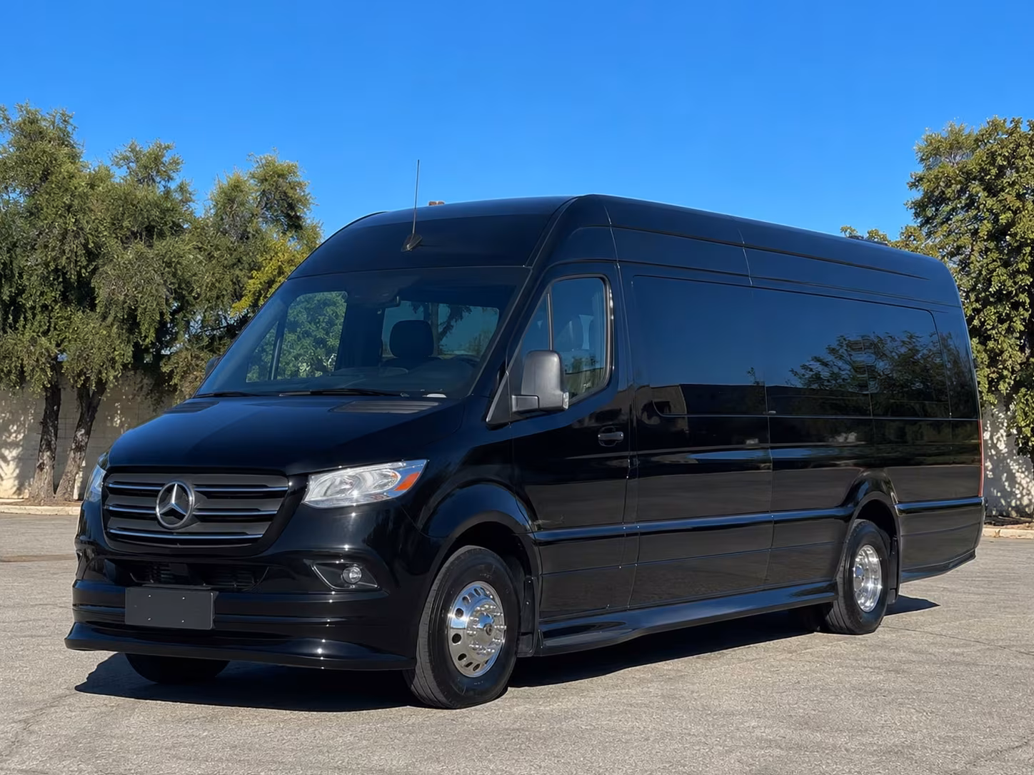 transportation serving pomona and nearby cities